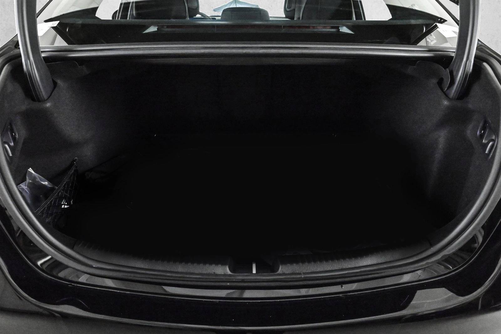 2025 MERCEDES-BENZ C-CLASS - Image 6