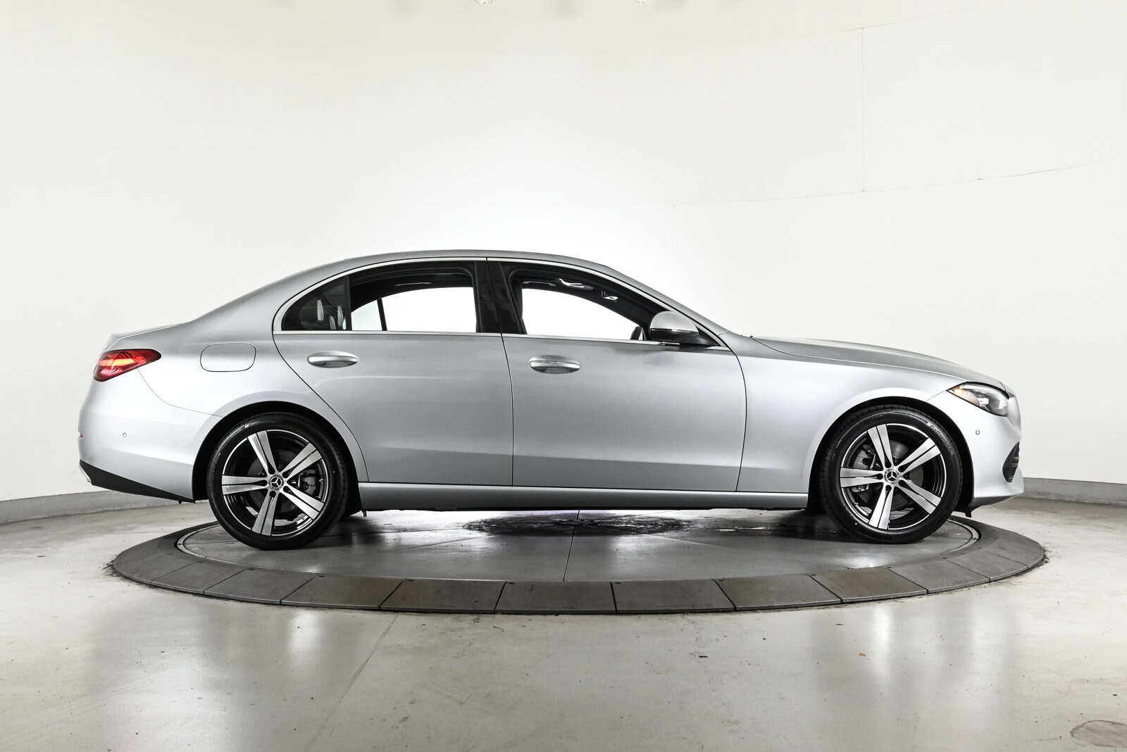 2025 MERCEDES-BENZ C-CLASS - Image 4