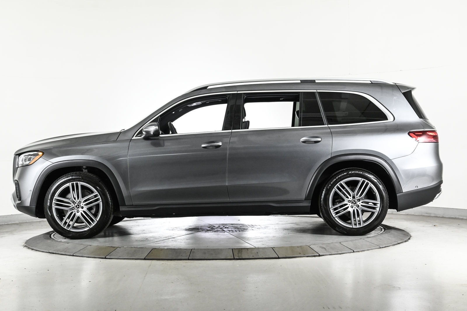 2025 MERCEDES-BENZ GLS-CLASS - Image 9
