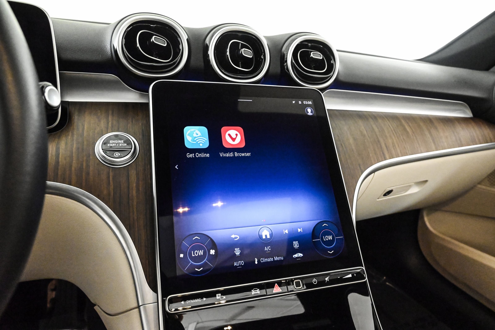 2025 MERCEDES-BENZ C-CLASS - Image 16