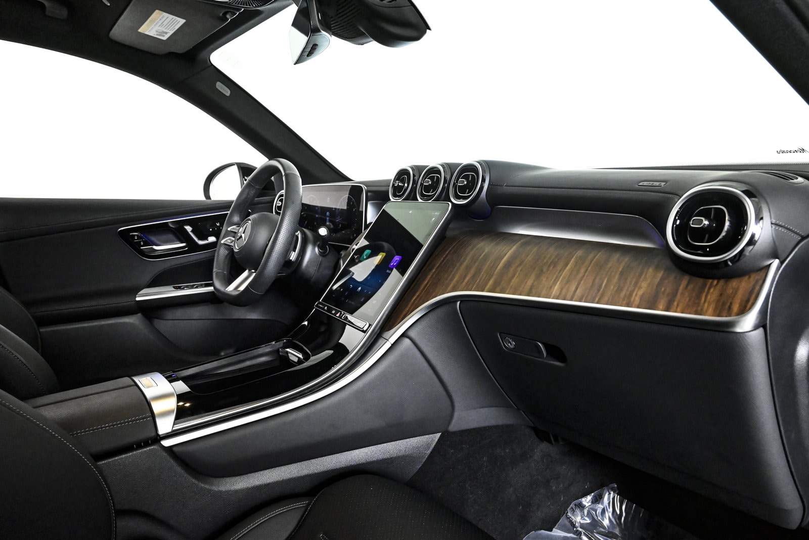 2025 MERCEDES-BENZ GLC-CLASS - Image 23