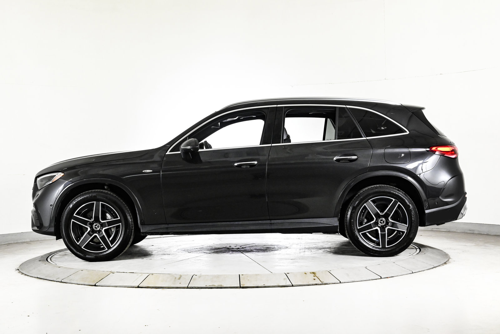 2025 MERCEDES-BENZ GLC-CLASS - Image 8