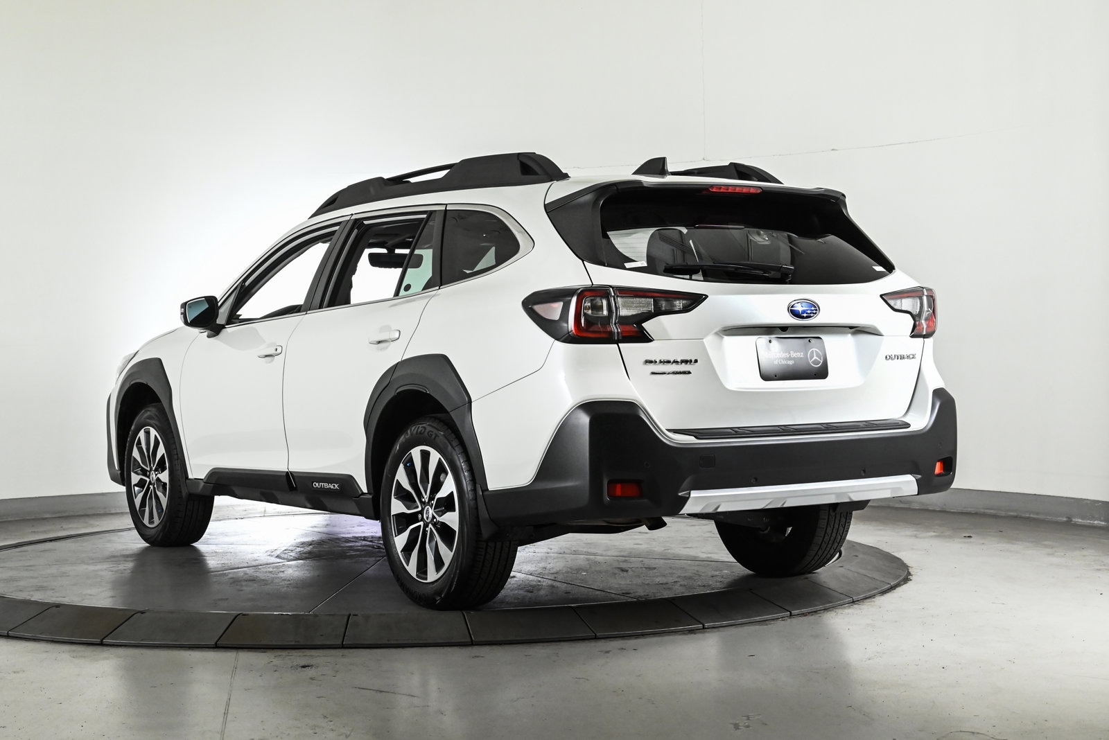 2023 SUBARU OUTBACK - Image 8