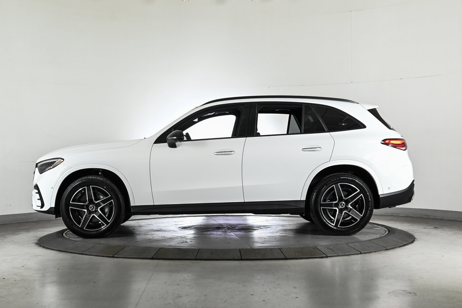 2026 MERCEDES-BENZ GLC-CLASS - Image 9