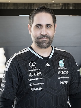 Staff member Alexander Malic from ID_8c8c41