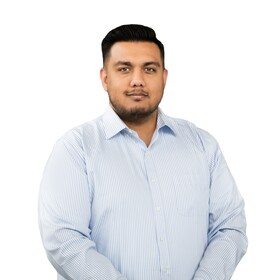 Staff member Zain Malick from ID_8d3705