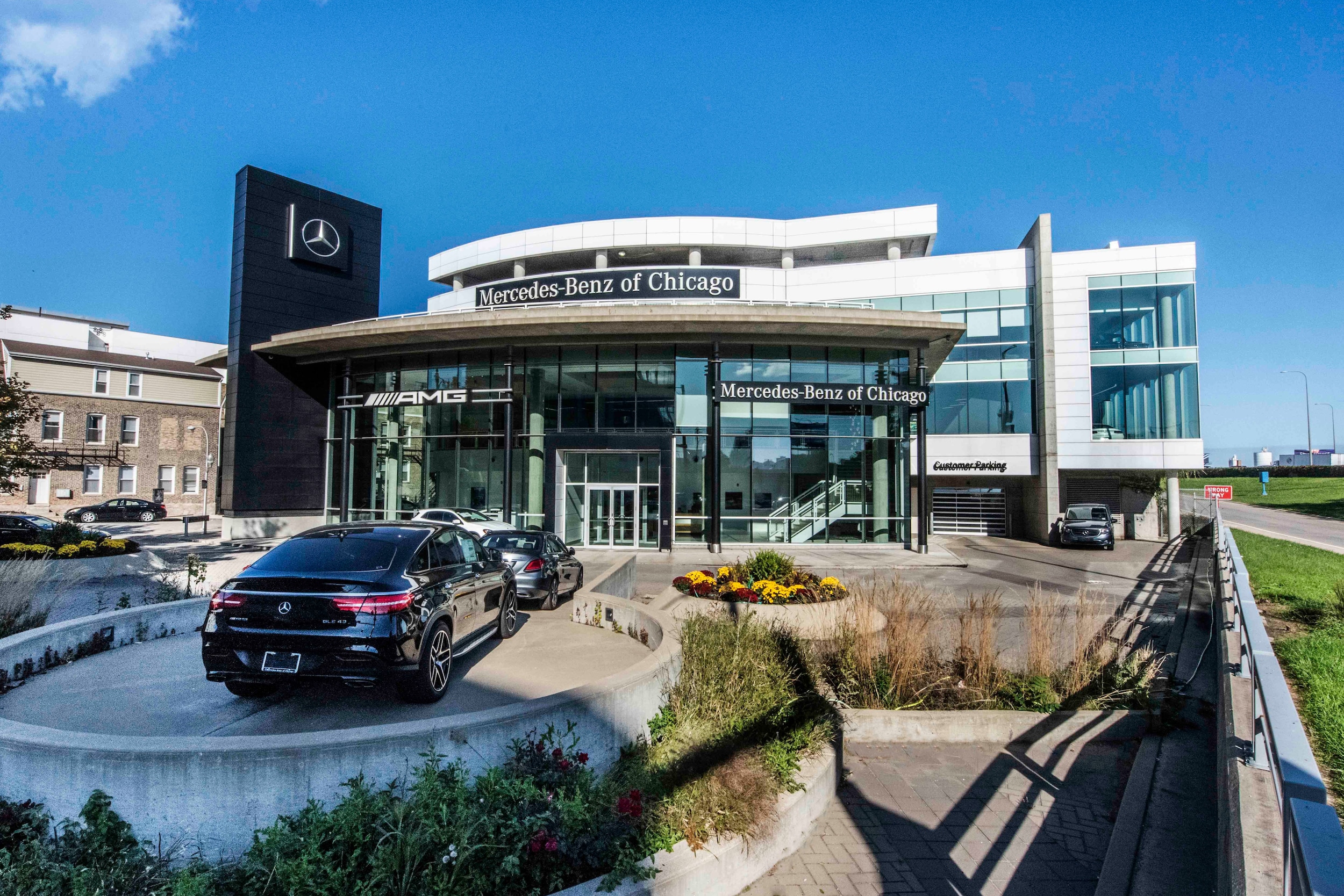Picture of the front of Mercedes-Benz of Chicago