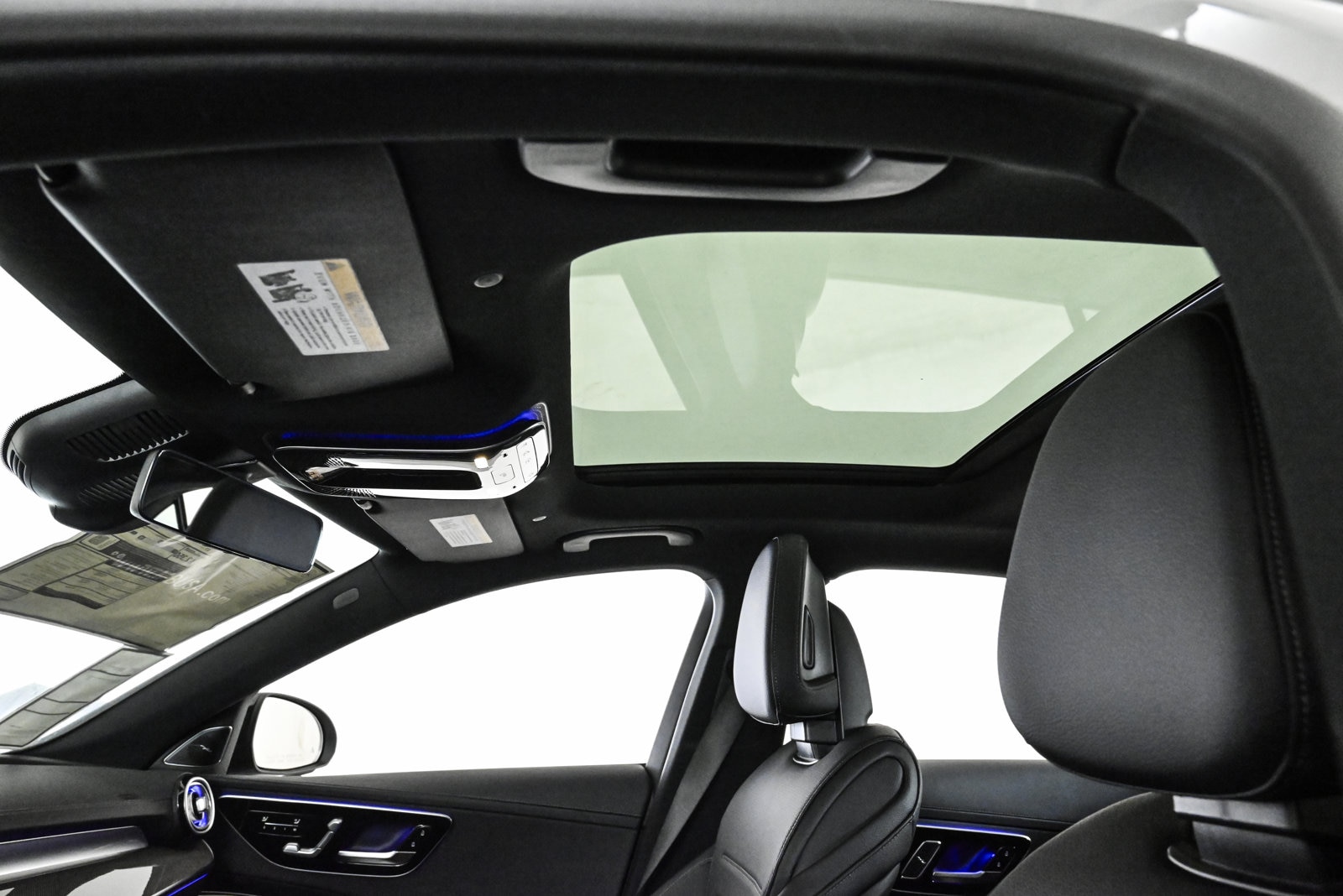 2025 MERCEDES-BENZ C-CLASS - Image 17