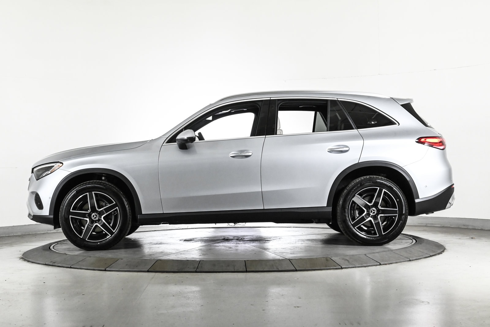 2026 MERCEDES-BENZ GLC-CLASS - Image 9