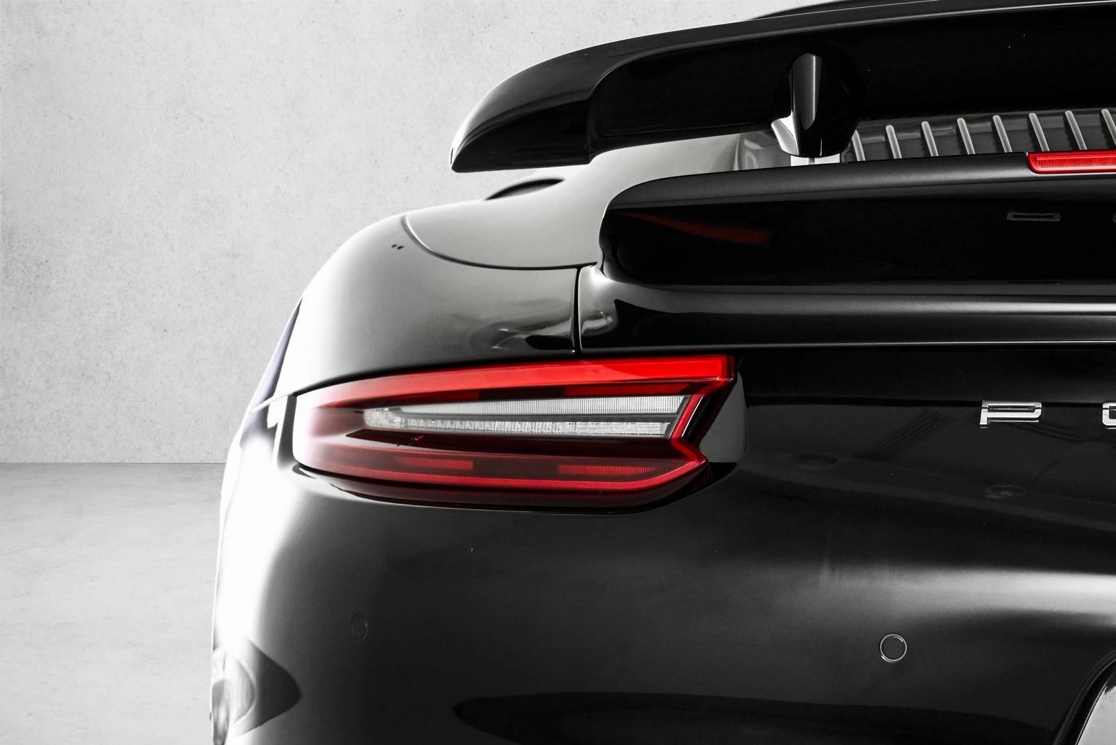 2018 PORSCHE 911 - Image 8