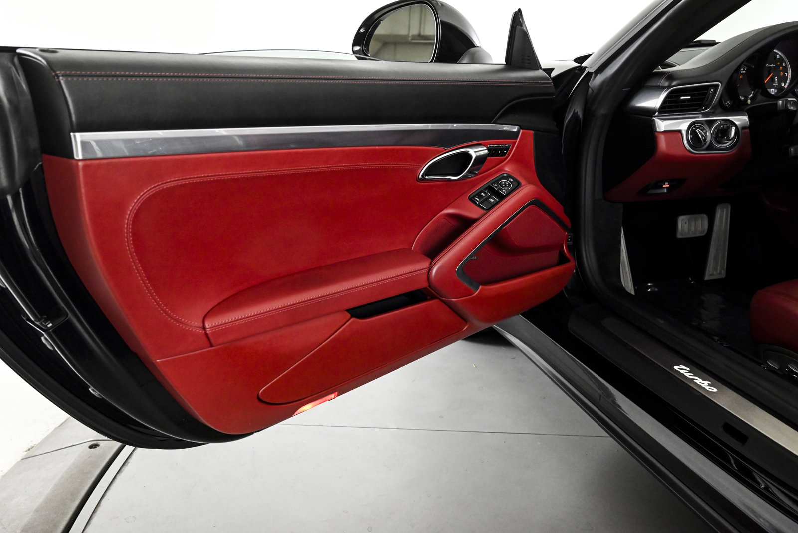 2018 PORSCHE 911 - Image 20