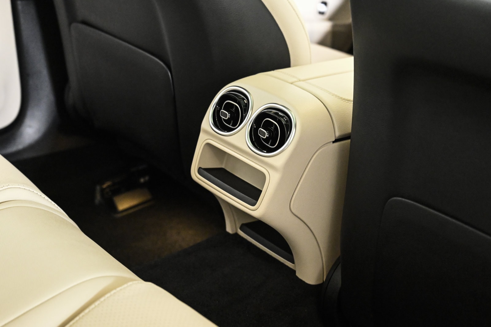 2025 MERCEDES-BENZ C-CLASS - Image 19