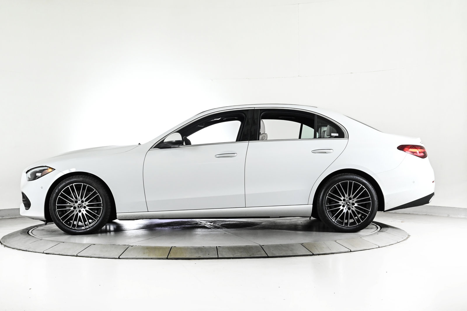 2025 MERCEDES-BENZ C-CLASS - Image 8