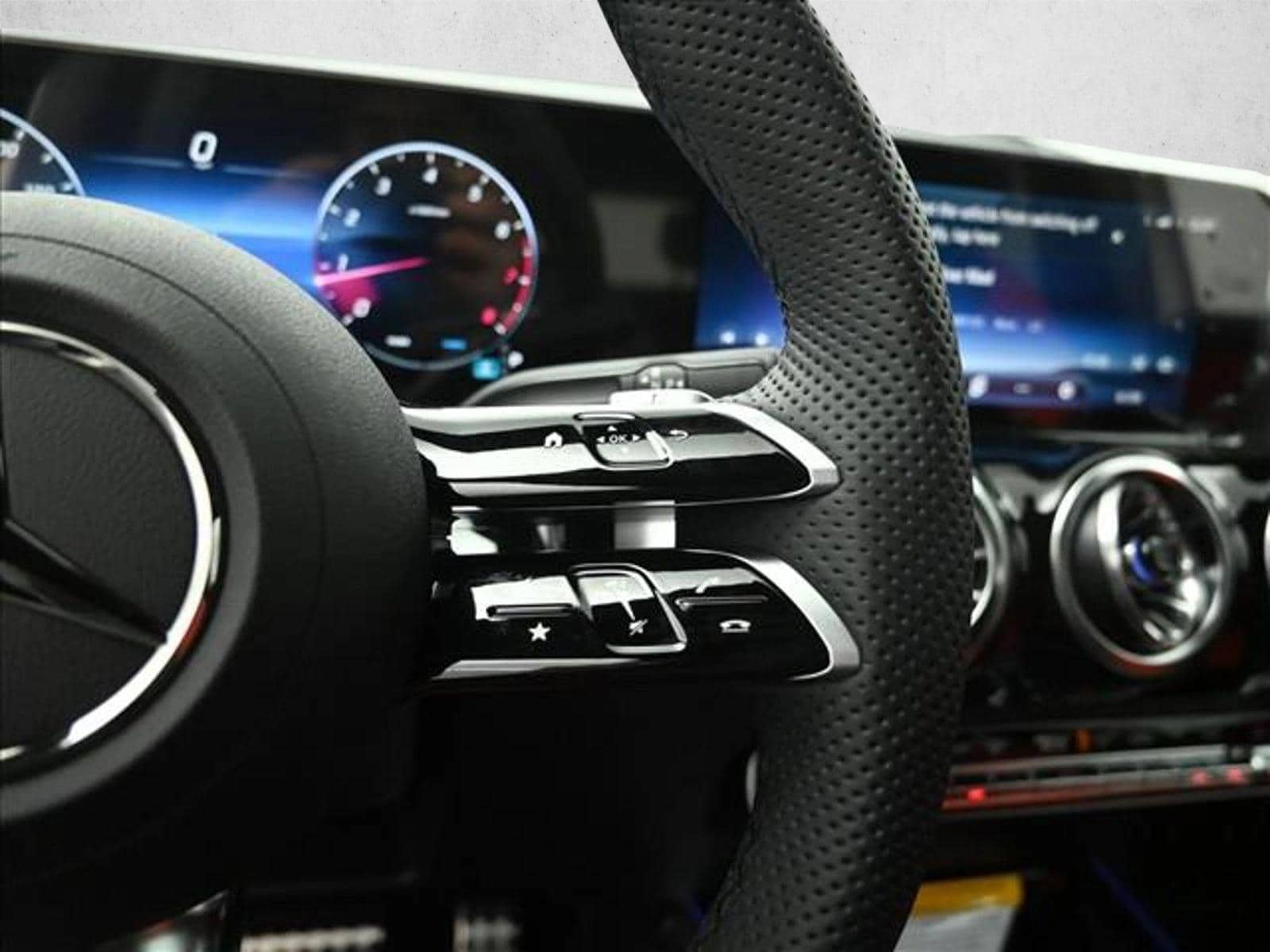 2026 MERCEDES-BENZ GLA-CLASS - Image 16