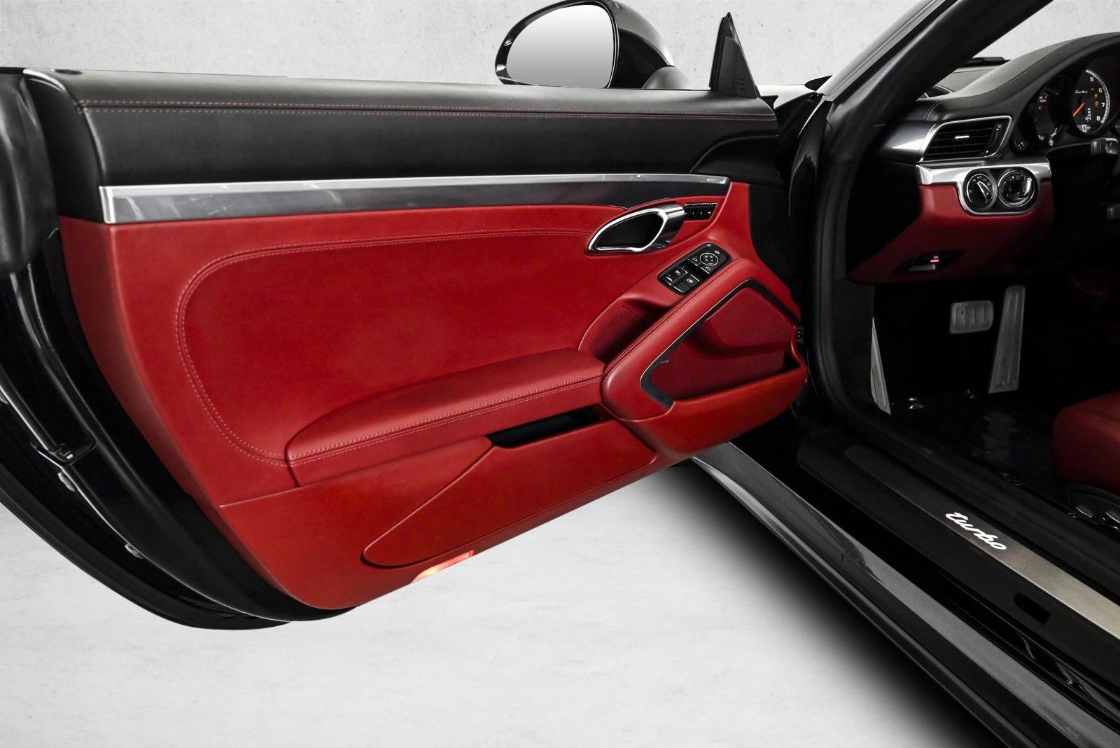 2018 PORSCHE 911 - Image 20