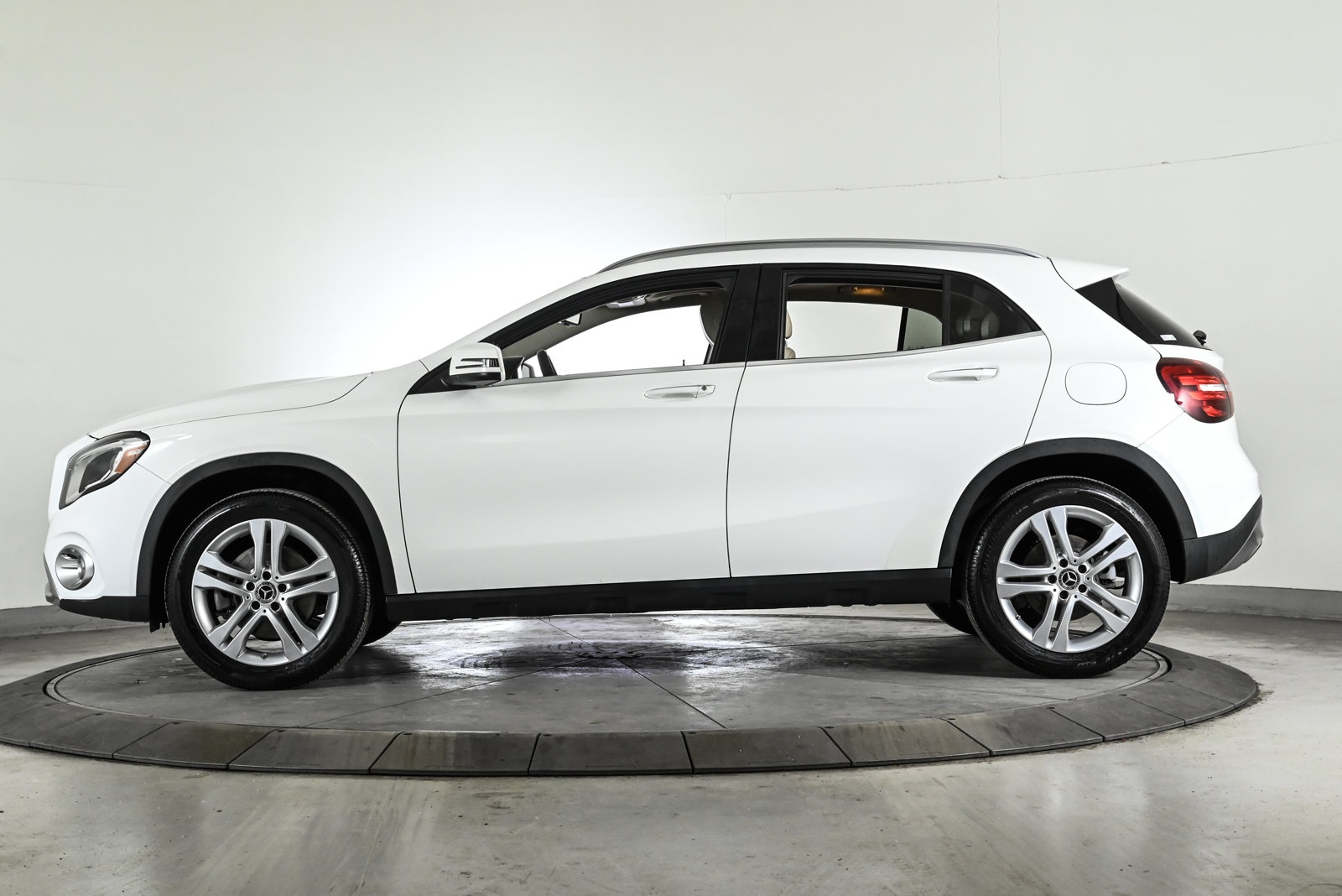 2020 MERCEDES-BENZ GLA-CLASS - Image 9