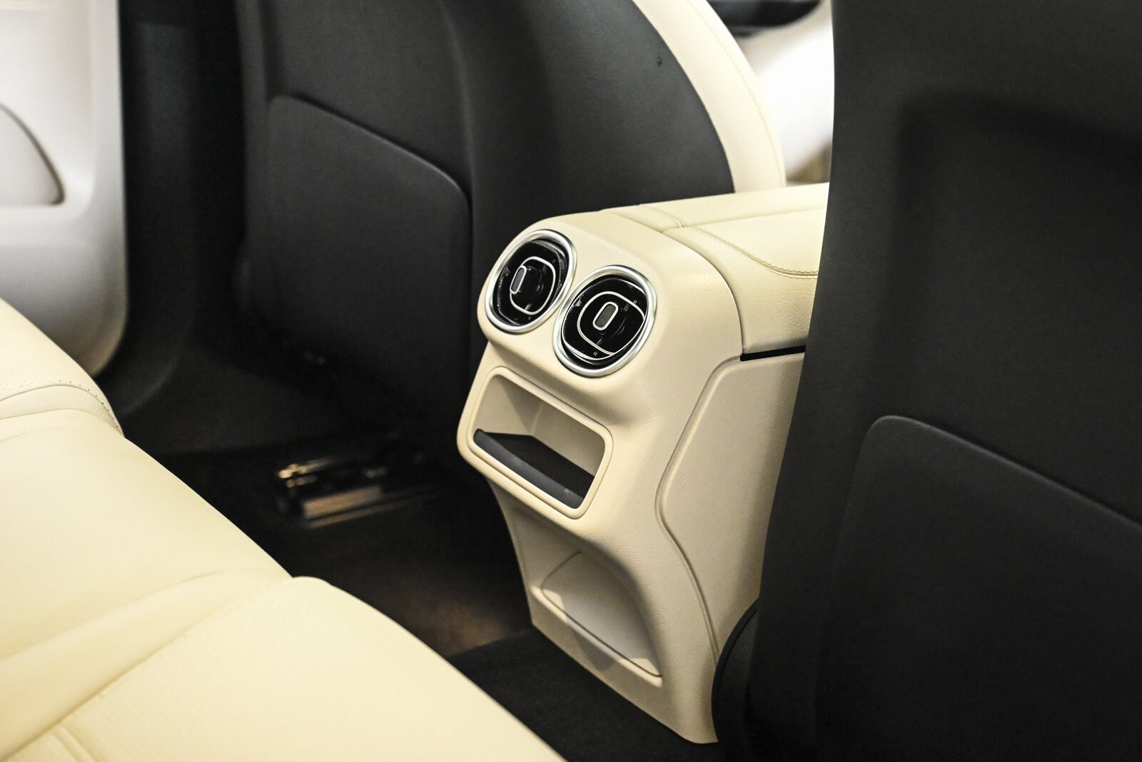 2026 MERCEDES-BENZ GLC-CLASS - Image 19