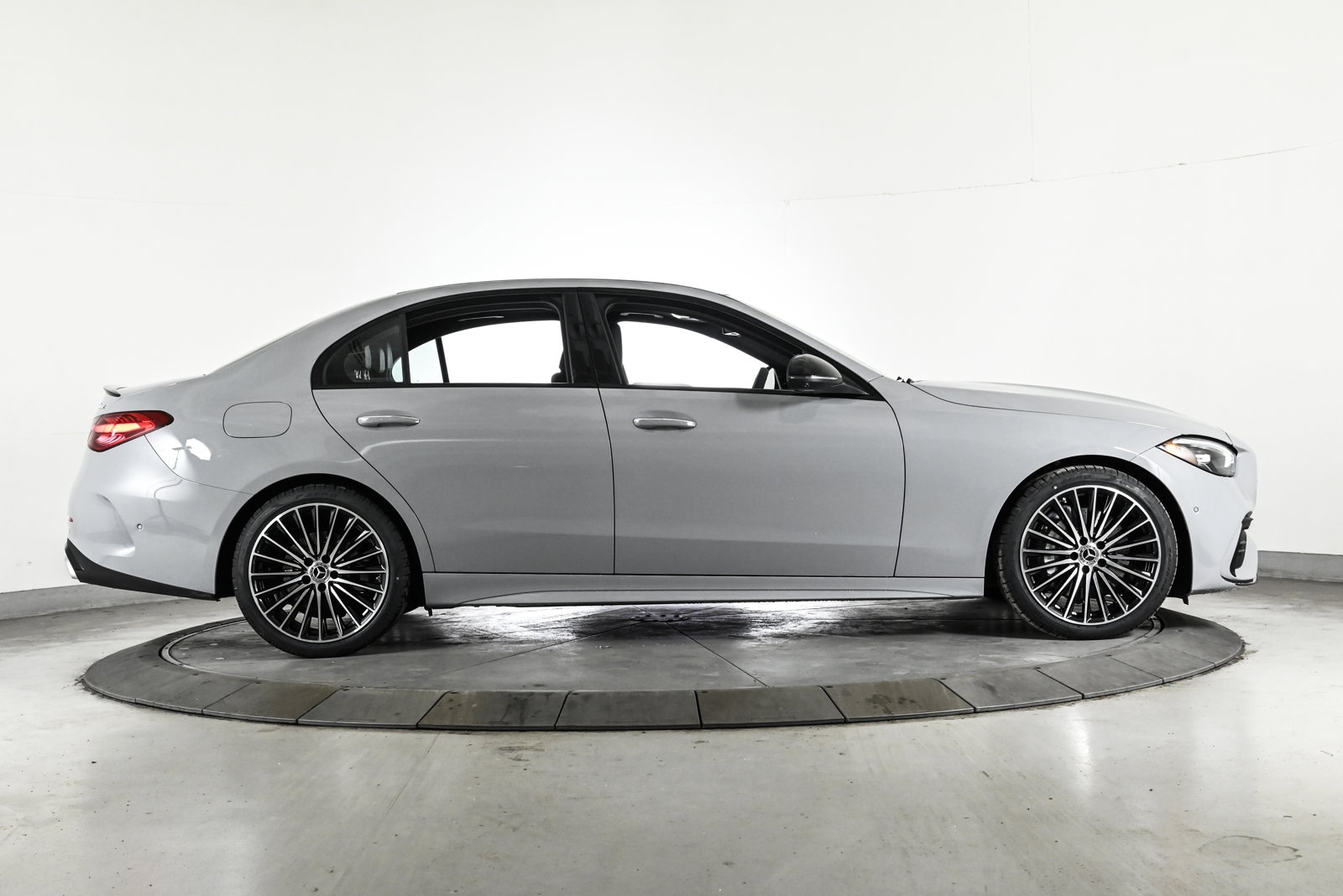 2026 MERCEDES-BENZ C-CLASS - Image 4