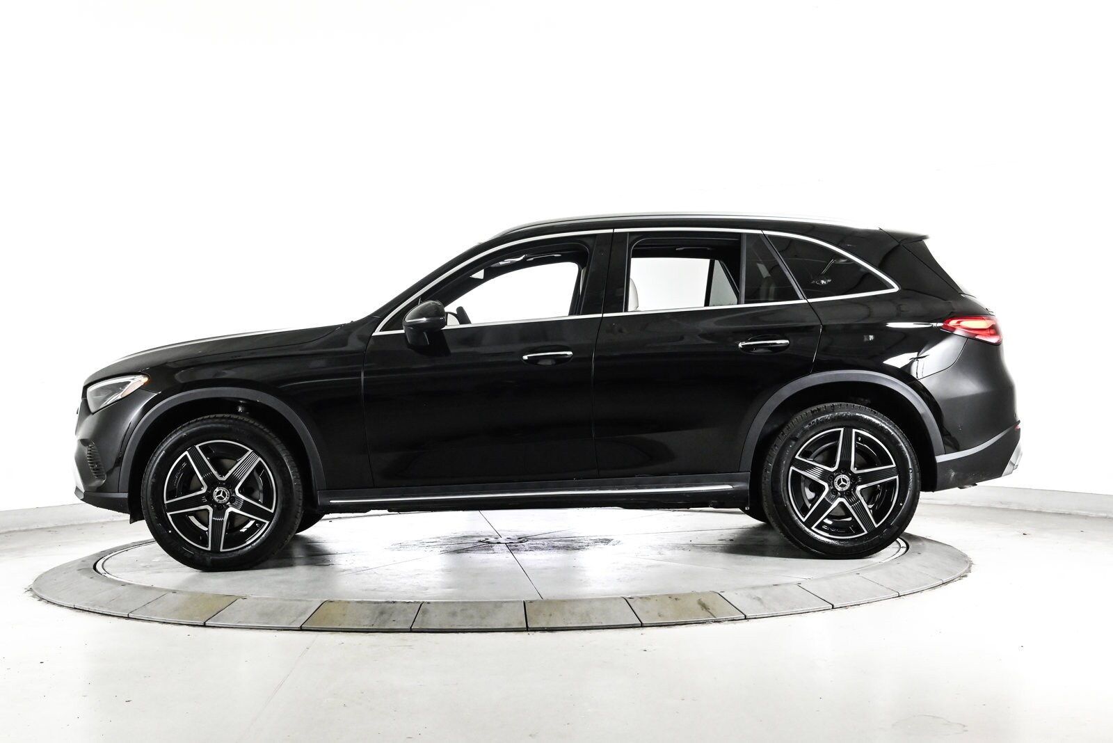 2026 MERCEDES-BENZ GLC-CLASS - Image 8