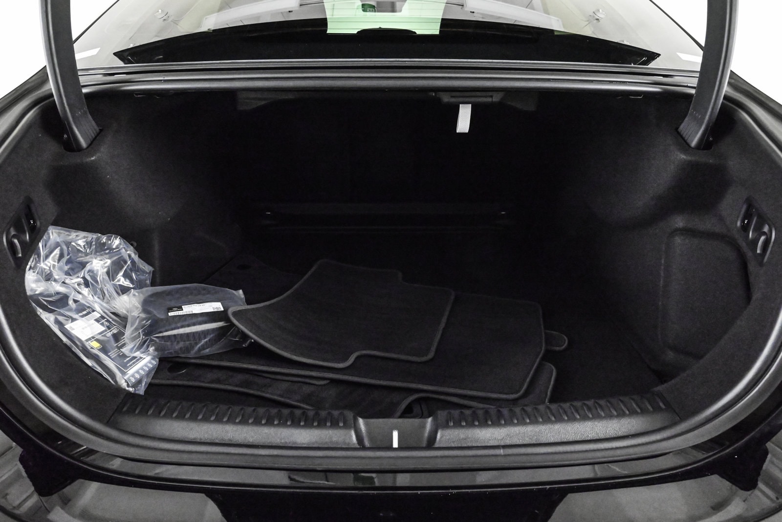 2025 MERCEDES-BENZ E-CLASS - Image 6