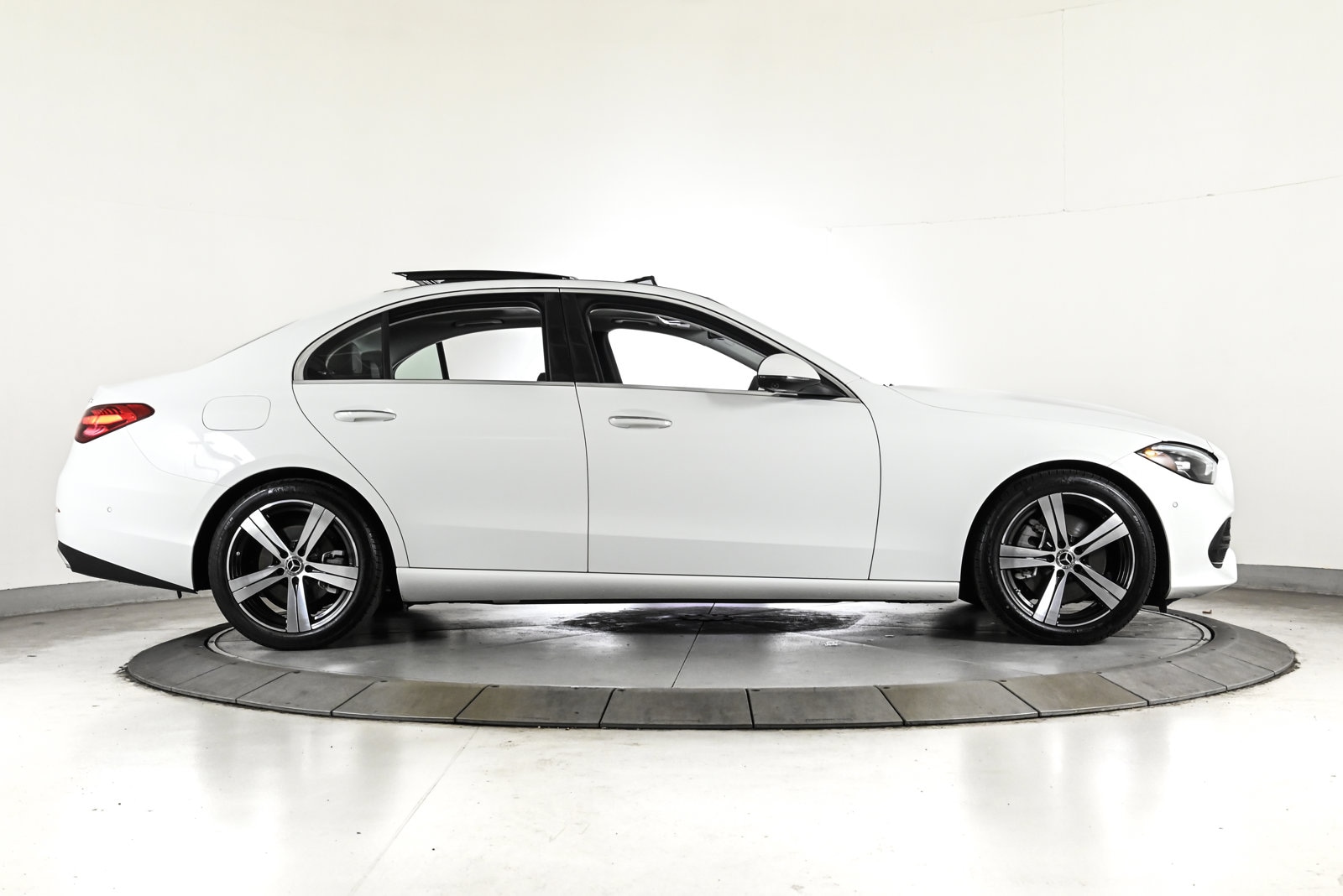 2025 MERCEDES-BENZ C-CLASS - Image 5