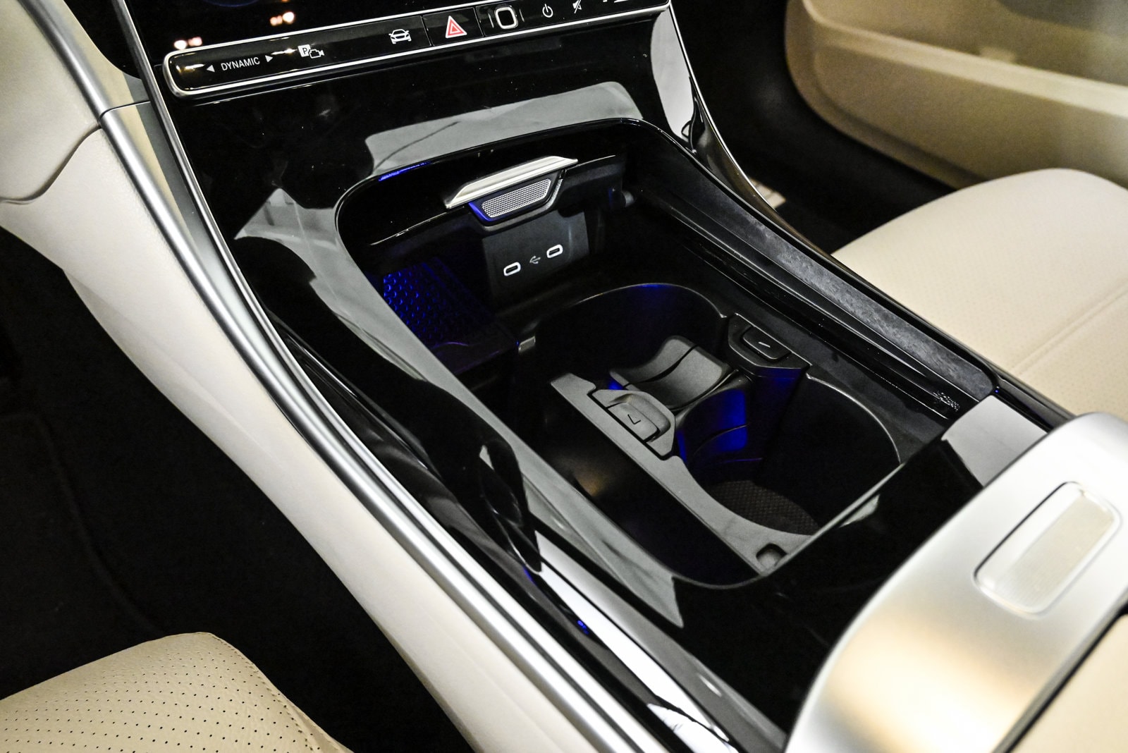 2025 MERCEDES-BENZ C-CLASS - Image 13