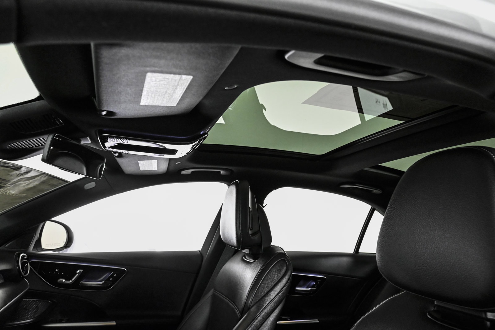 2025 MERCEDES-BENZ C-CLASS - Image 17