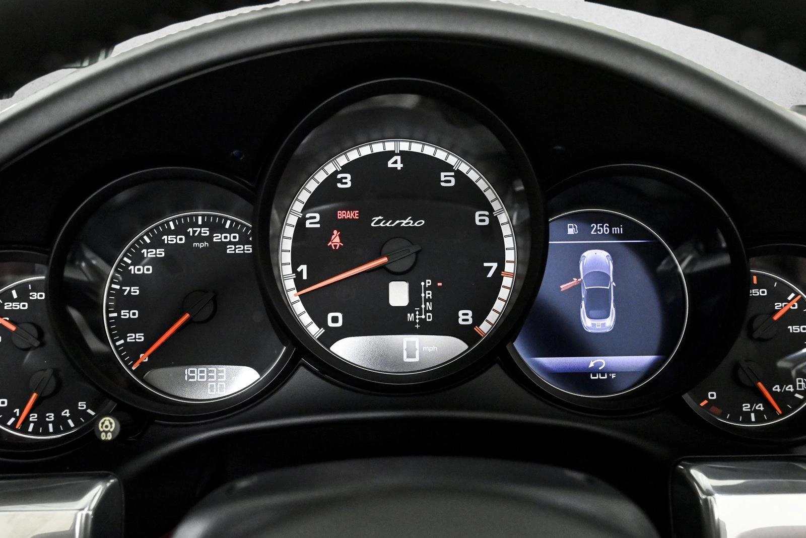 2018 PORSCHE 911 - Image 14