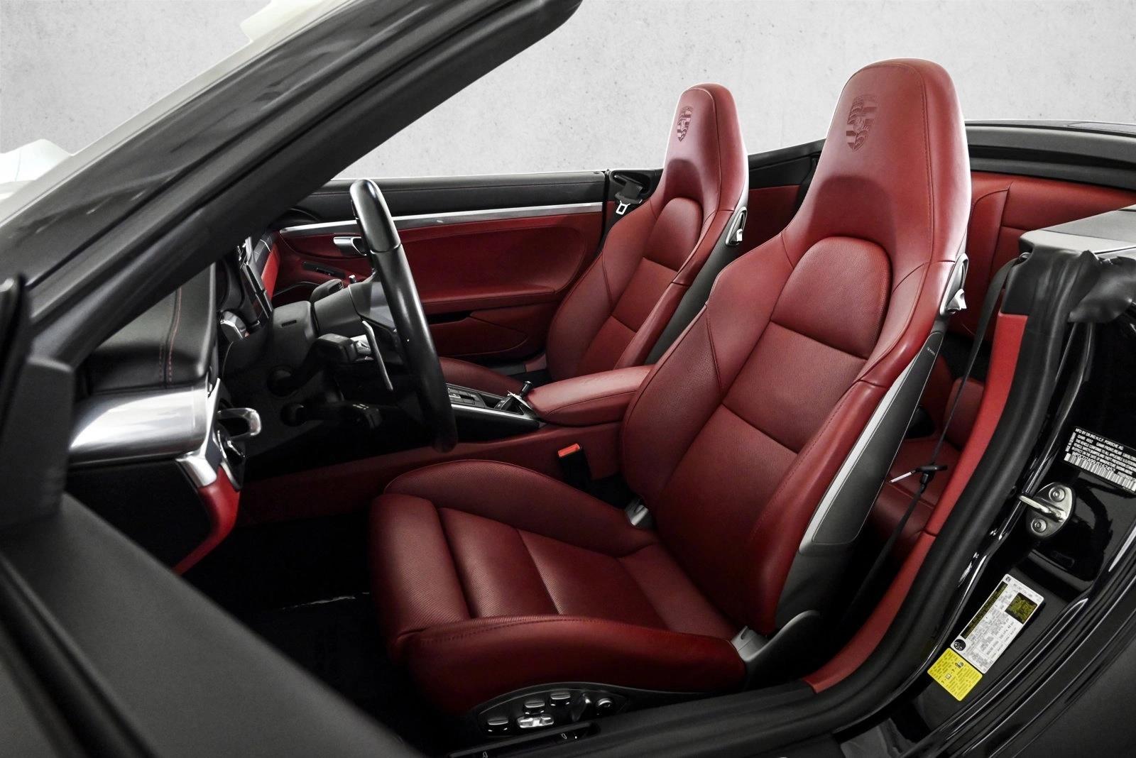 2018 PORSCHE 911 - Image 17