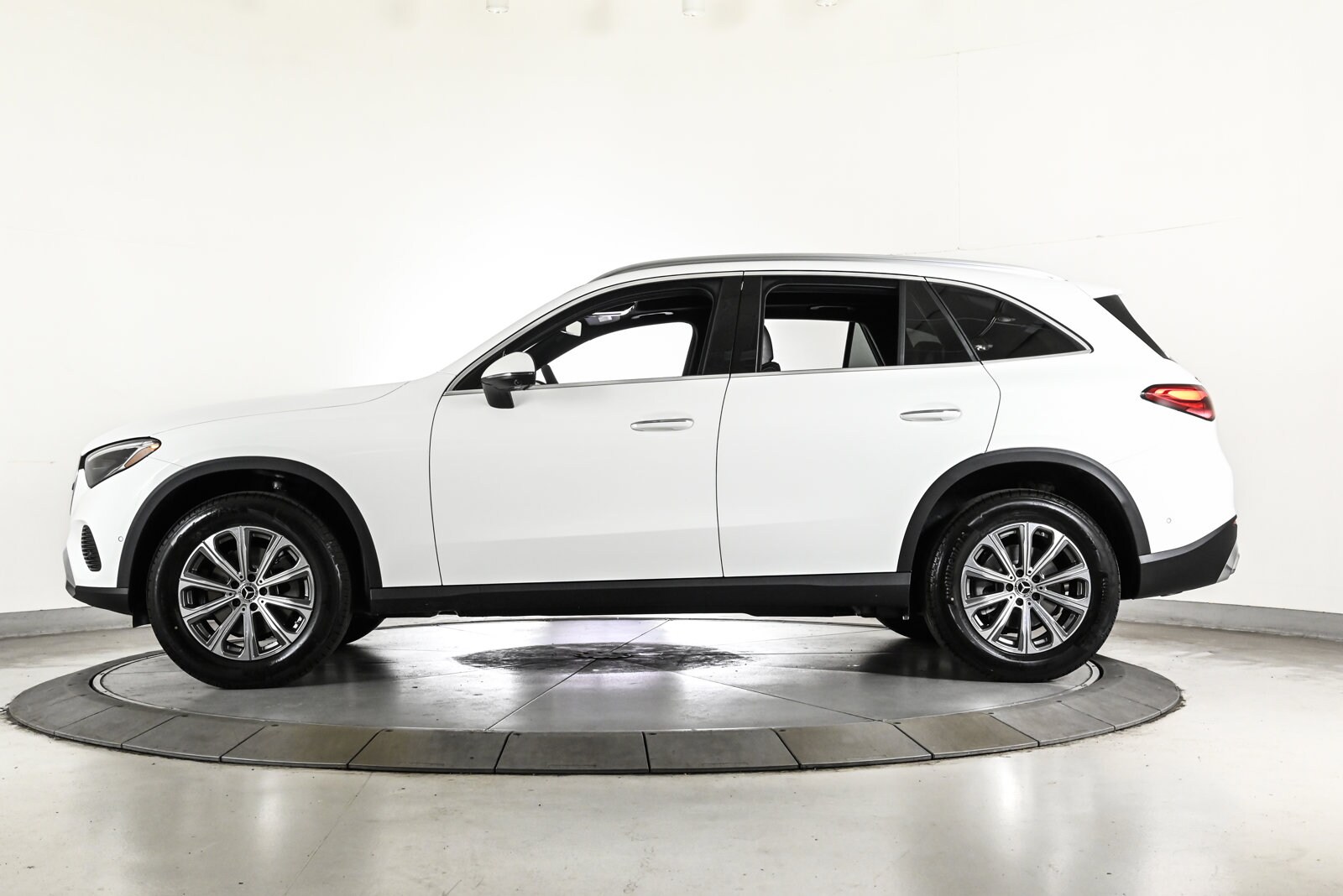 2026 MERCEDES-BENZ GLC-CLASS - Image 9