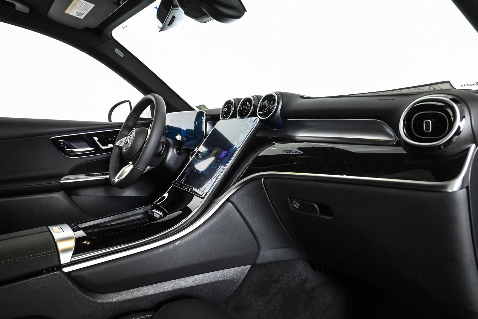 2026 MERCEDES-BENZ GLC-CLASS - Image 24