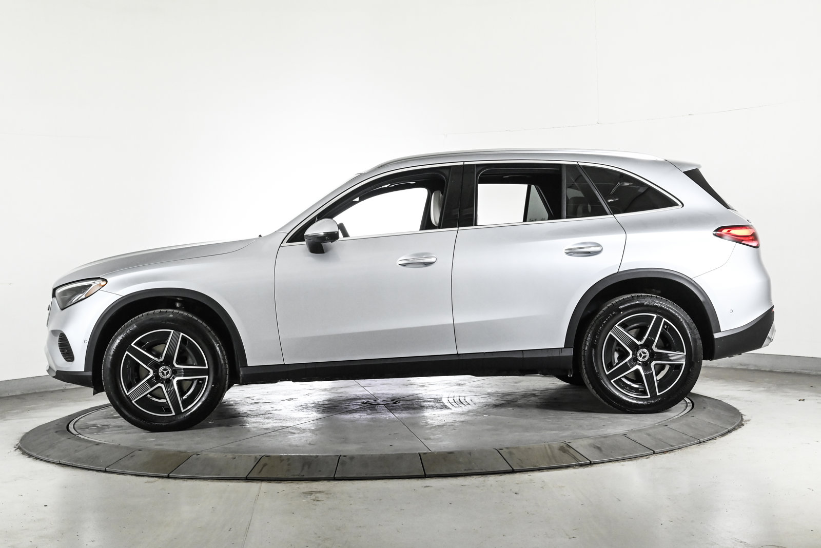 2026 MERCEDES-BENZ GLC-CLASS - Image 9