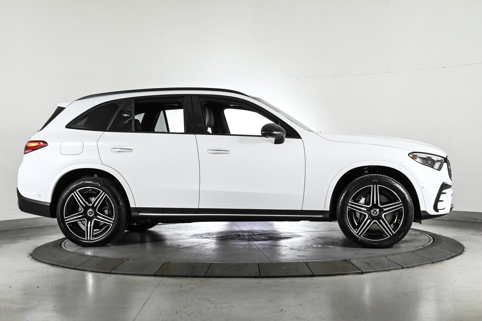 2026 MERCEDES-BENZ GLC-CLASS - Image 4