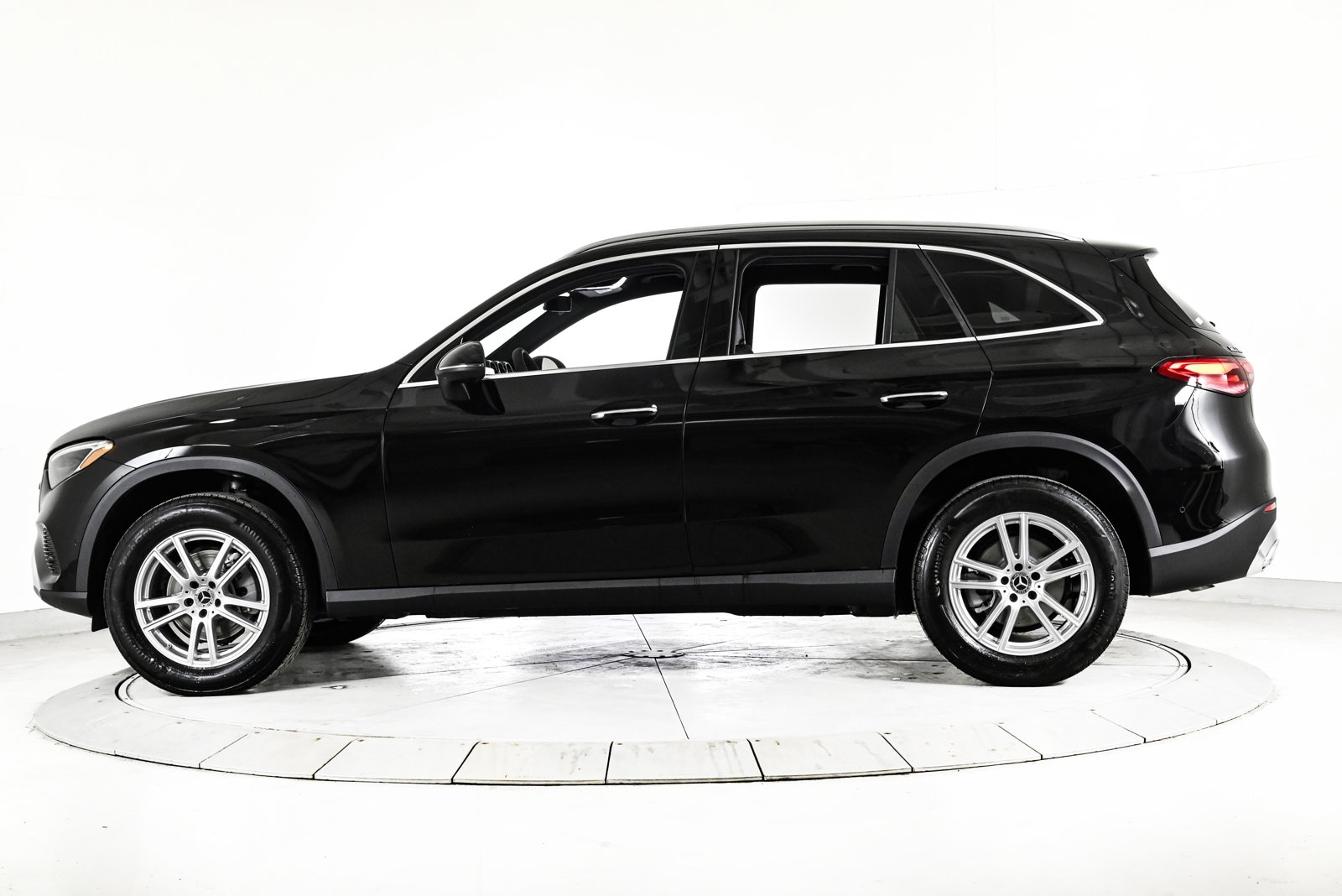 2026 MERCEDES-BENZ GLC-CLASS - Image 9