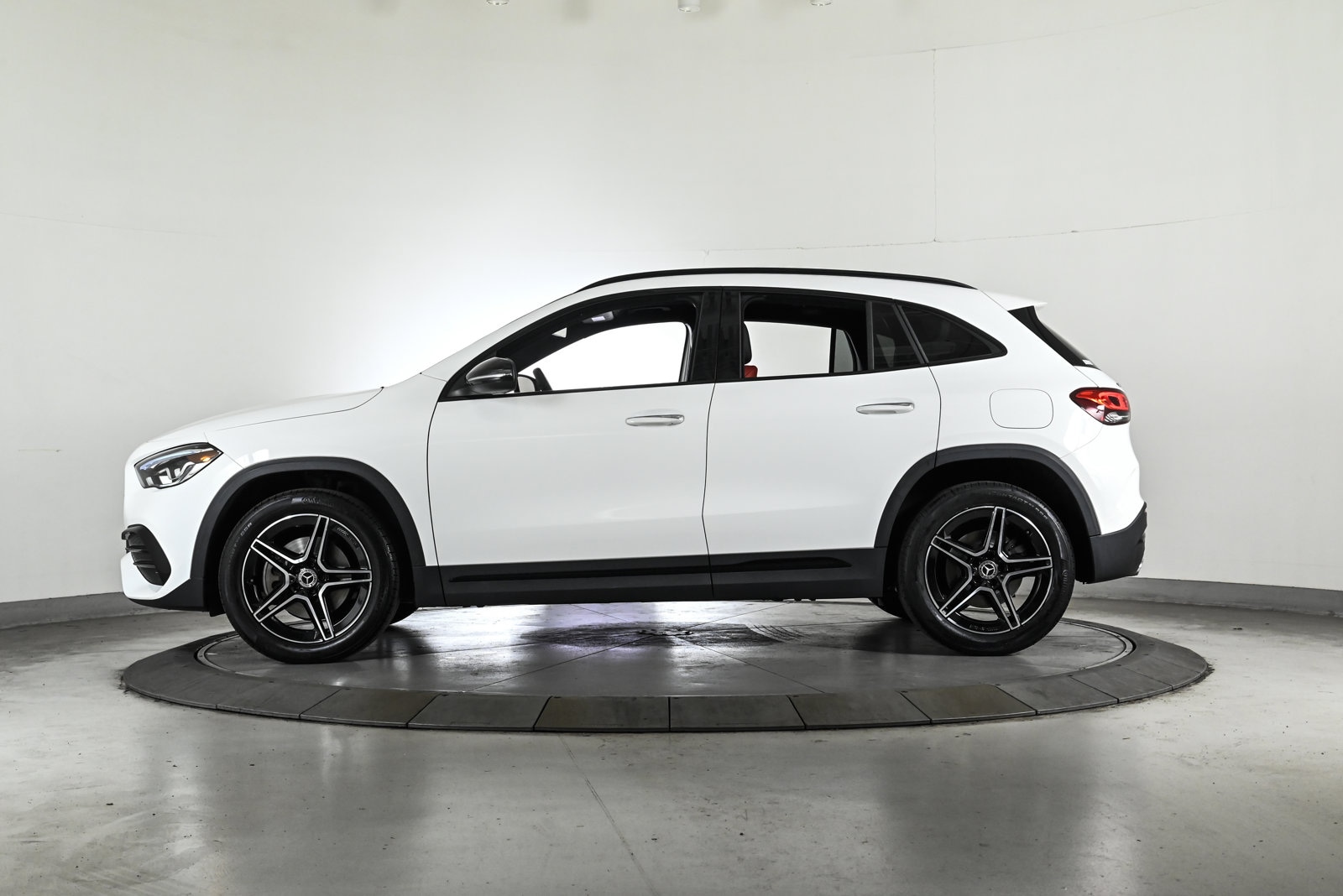 2023 MERCEDES-BENZ GLA-CLASS - Image 9