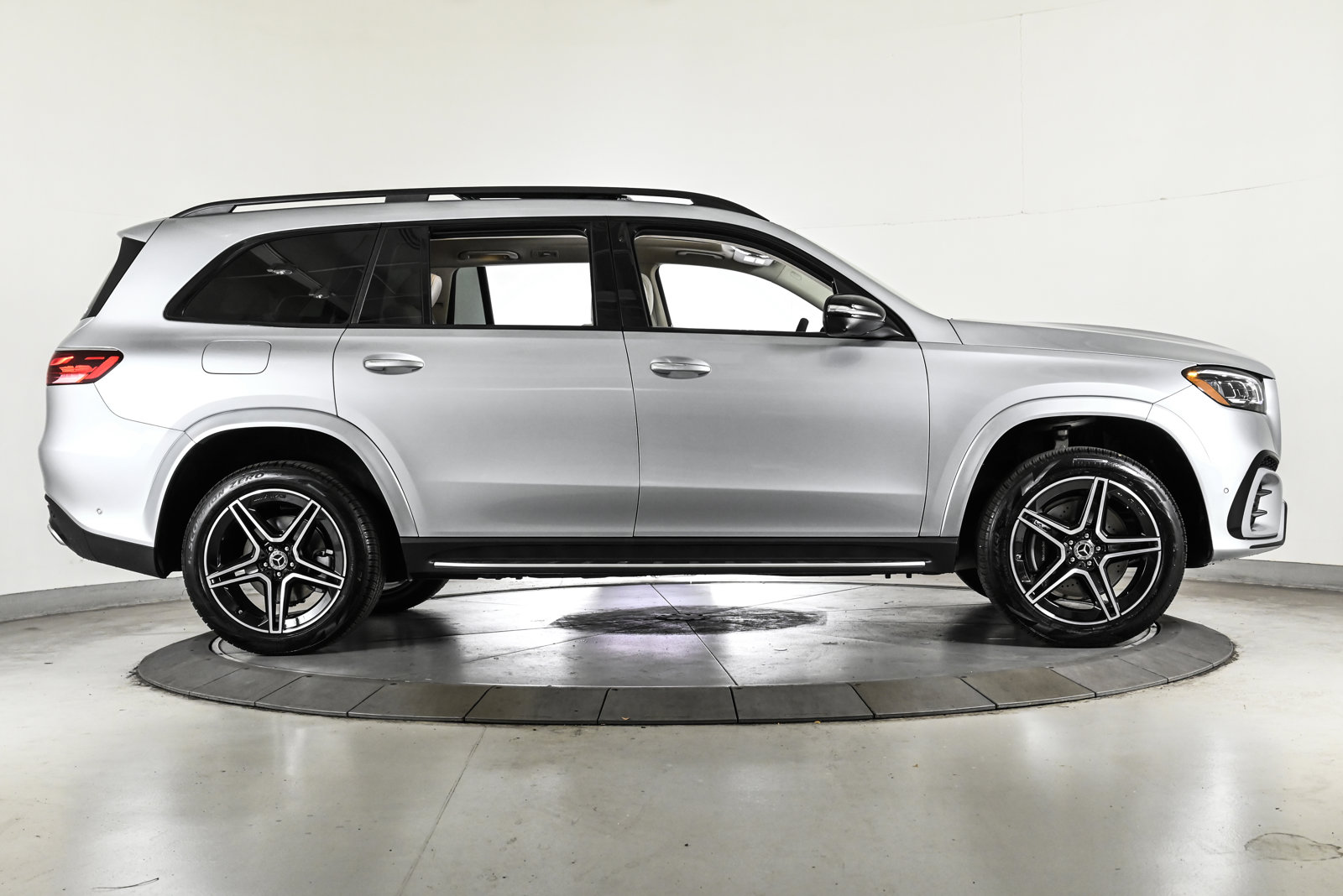 2026 MERCEDES-BENZ GLS-CLASS - Image 4