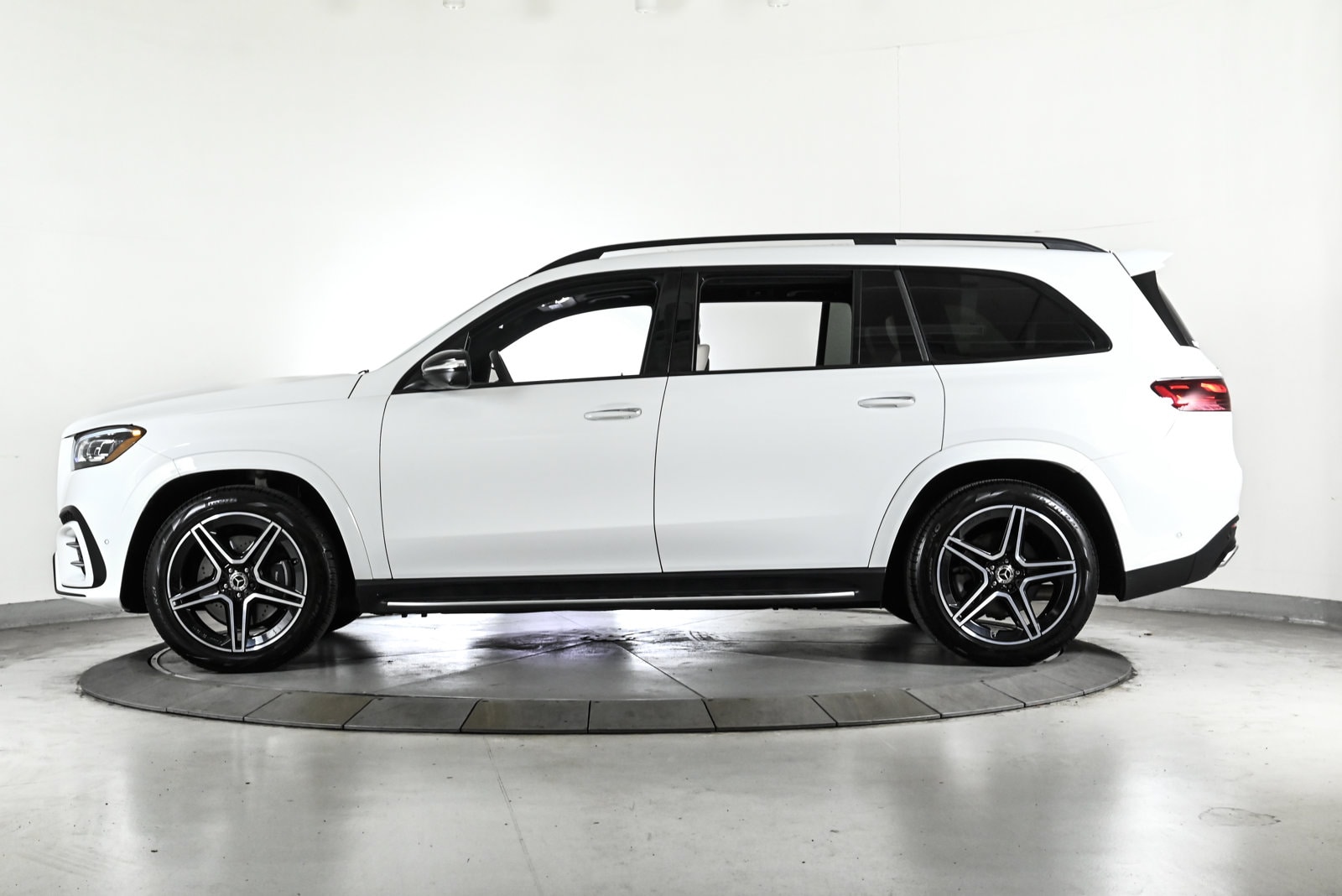 2025 MERCEDES-BENZ GLS-CLASS - Image 9