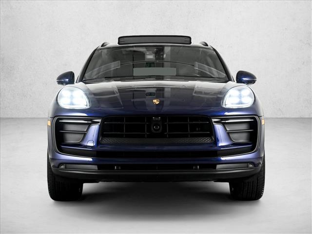2024 Porsche Macan T photo 2