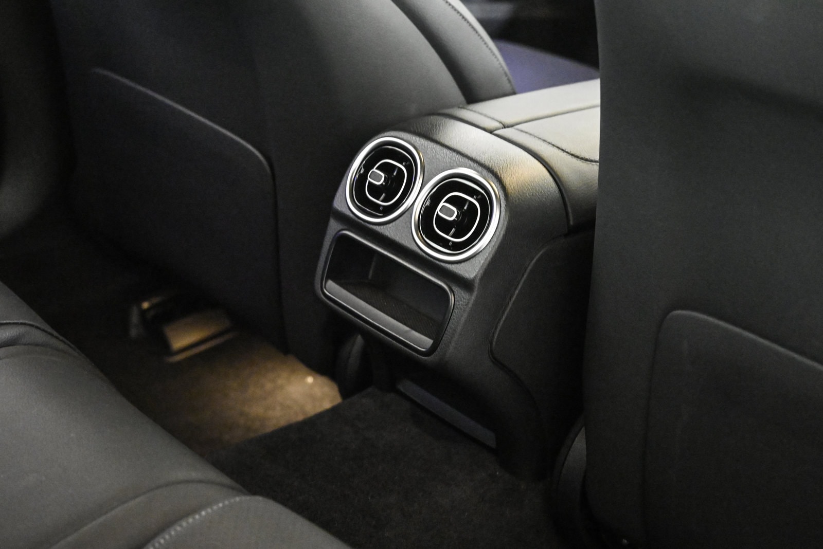 2025 MERCEDES-BENZ C-CLASS - Image 19