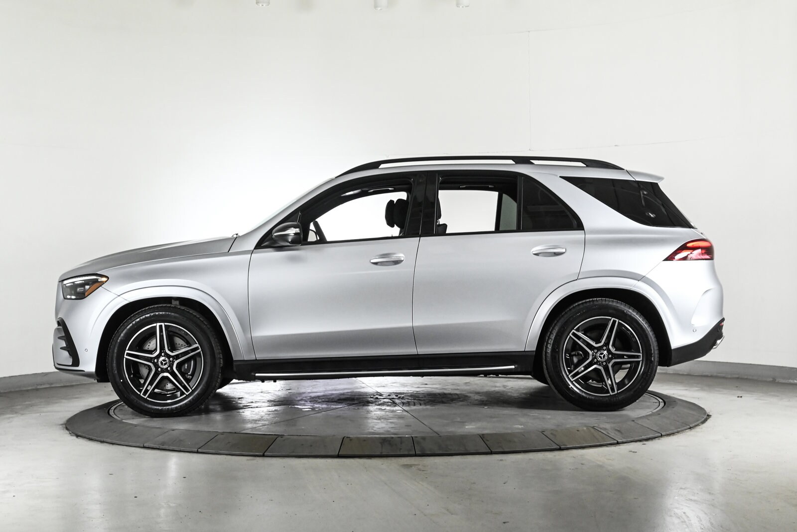 2026 MERCEDES-BENZ GLE-CLASS - Image 8