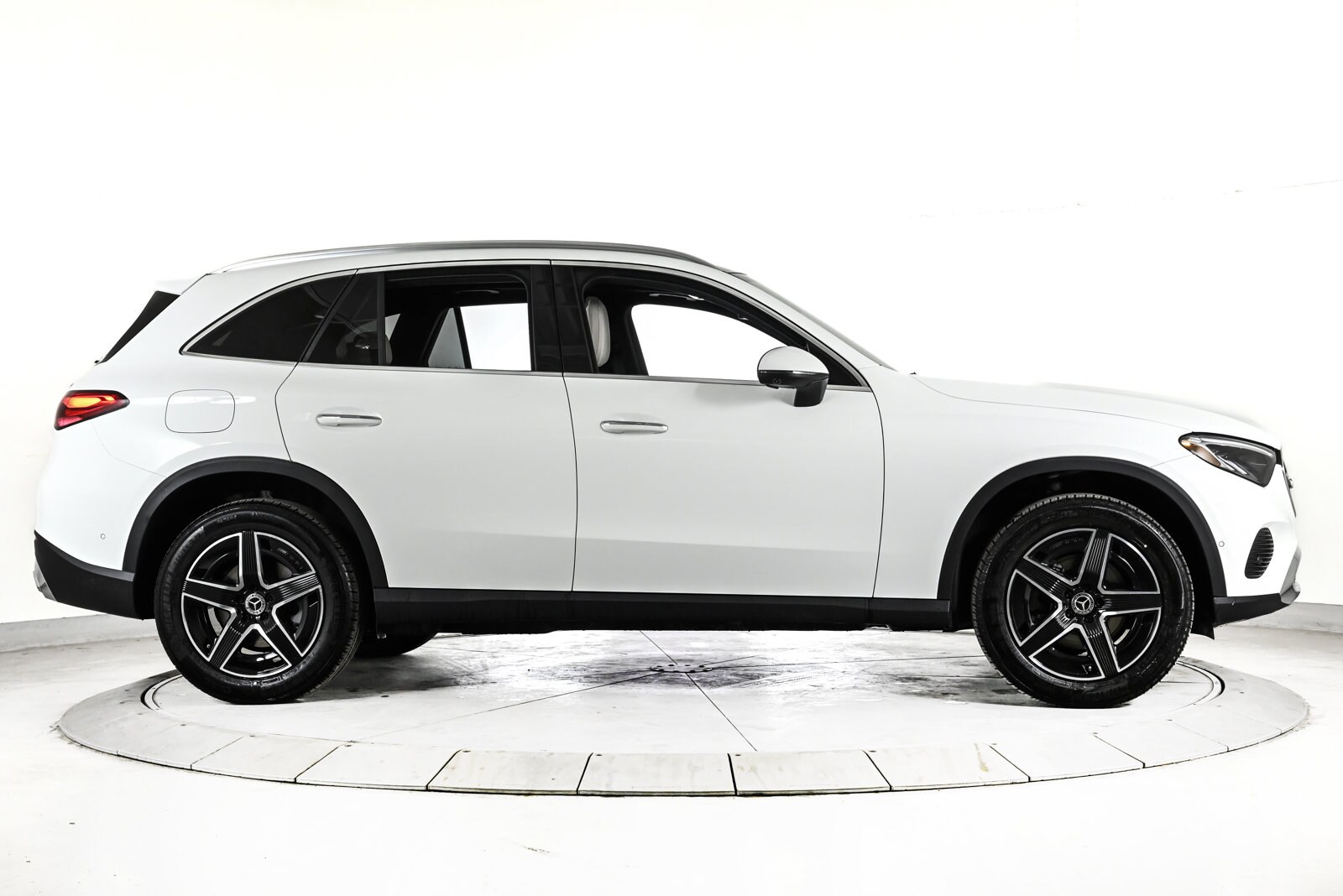 2026 MERCEDES-BENZ GLC-CLASS - Image 4