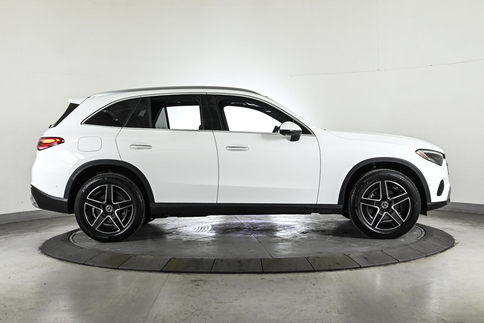 2026 MERCEDES-BENZ GLC-CLASS - Image 4