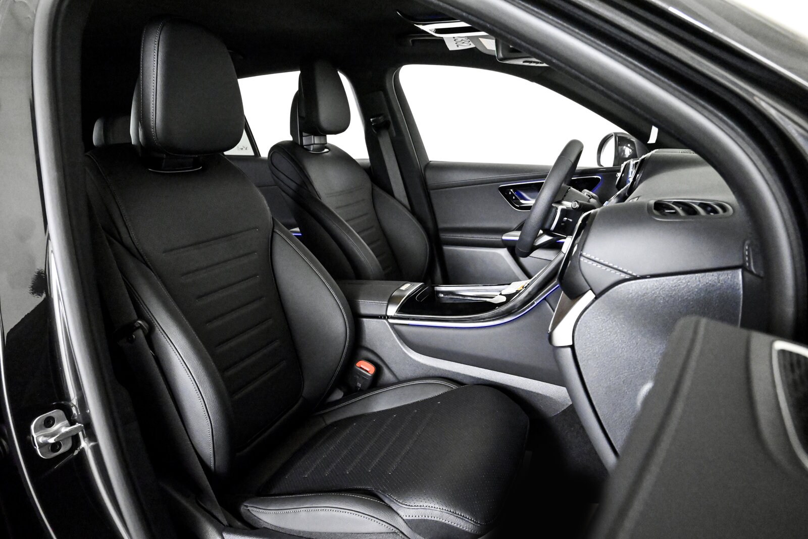 2025 MERCEDES-BENZ GLC-CLASS - Image 11