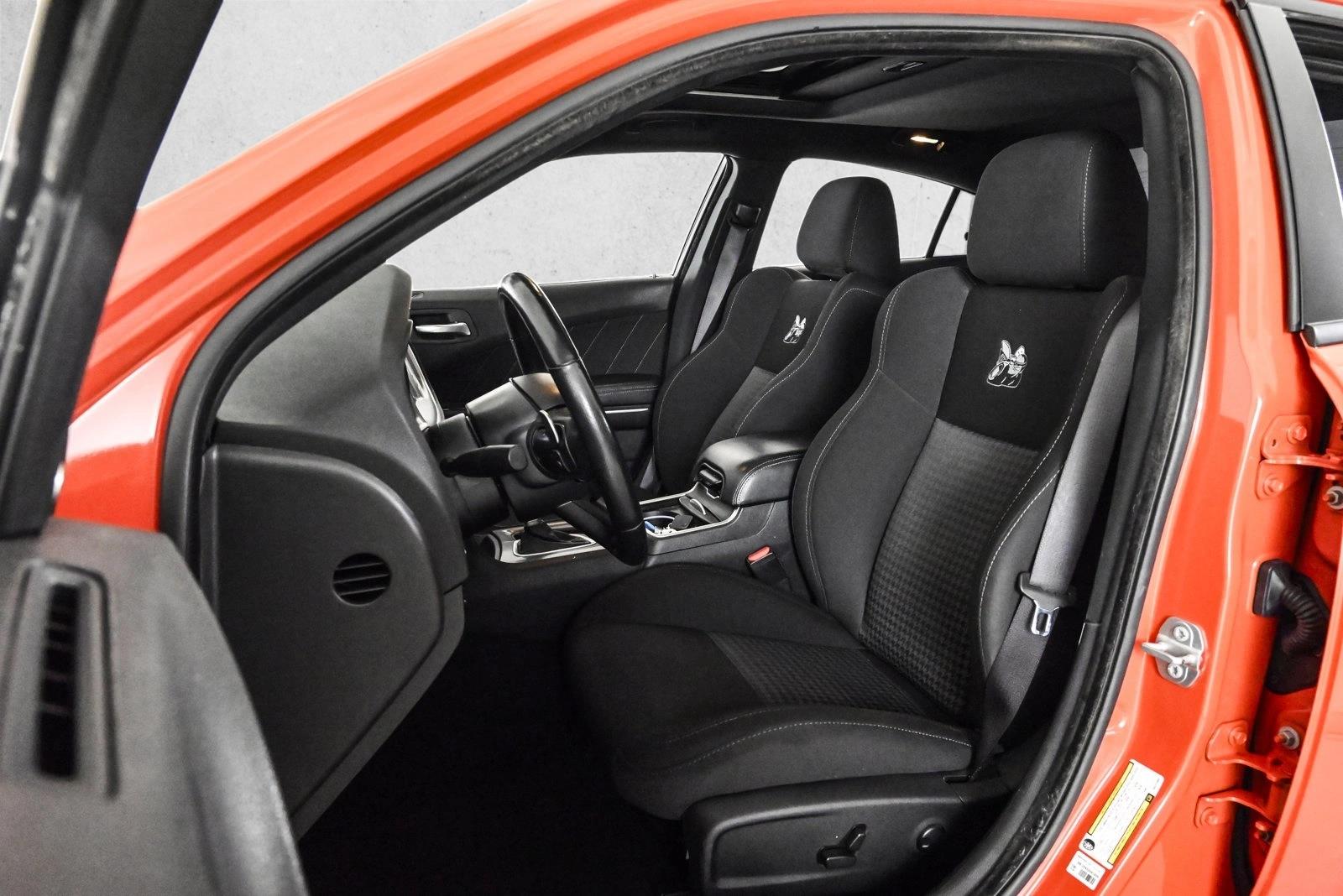 2022 DODGE CHARGER - Image 17