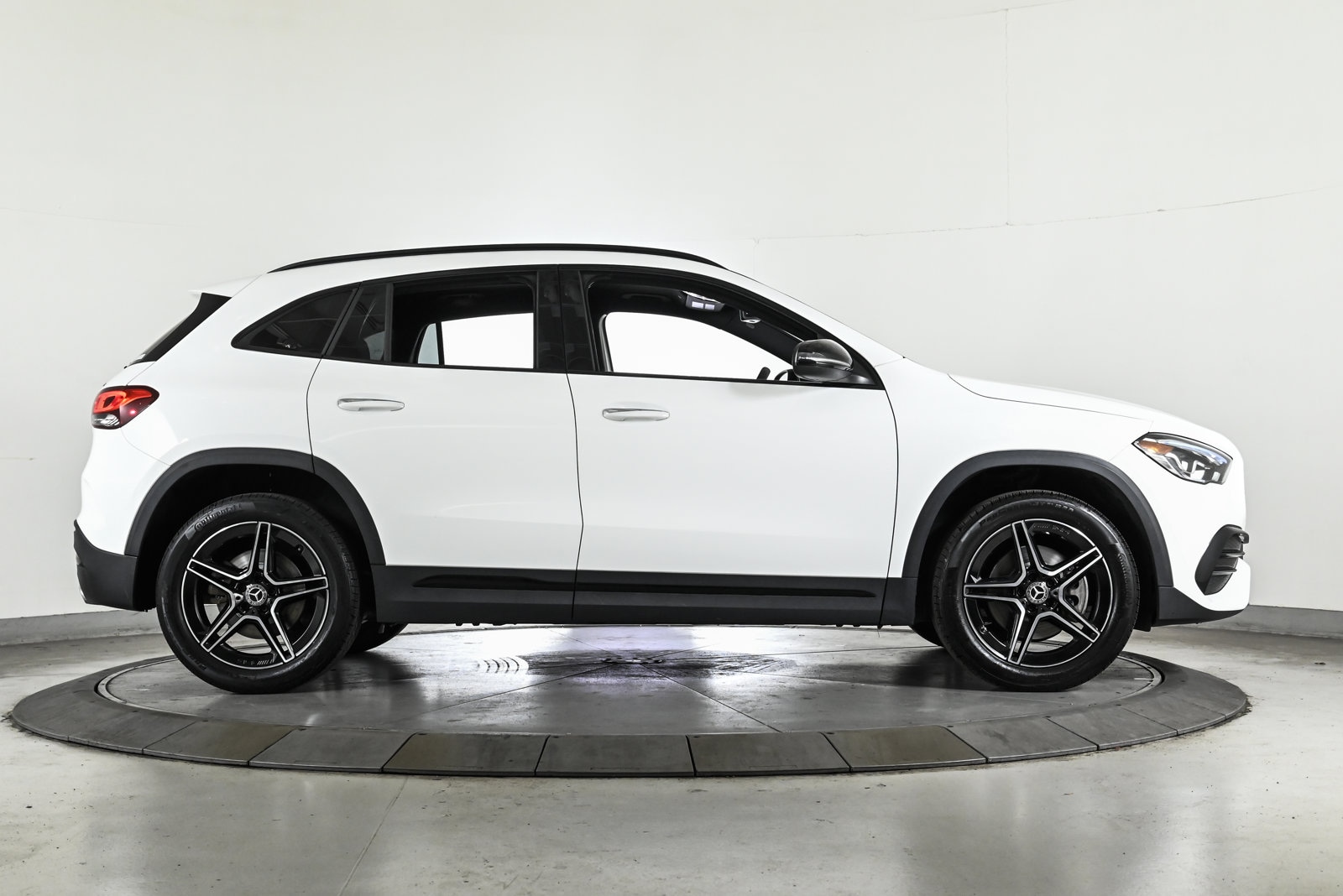 2023 MERCEDES-BENZ GLA-CLASS - Image 4