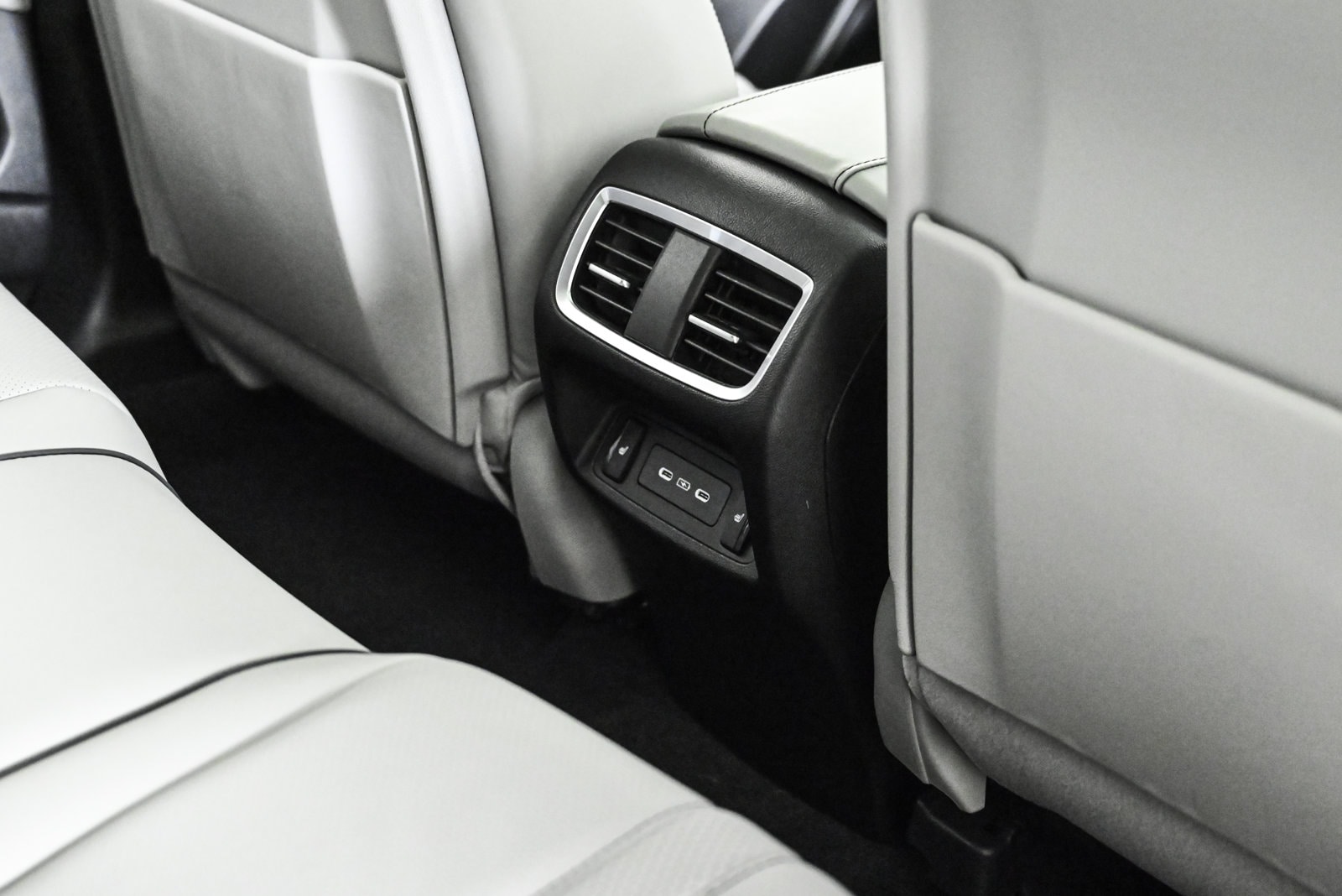 2022 ACURA RDX - Image 18