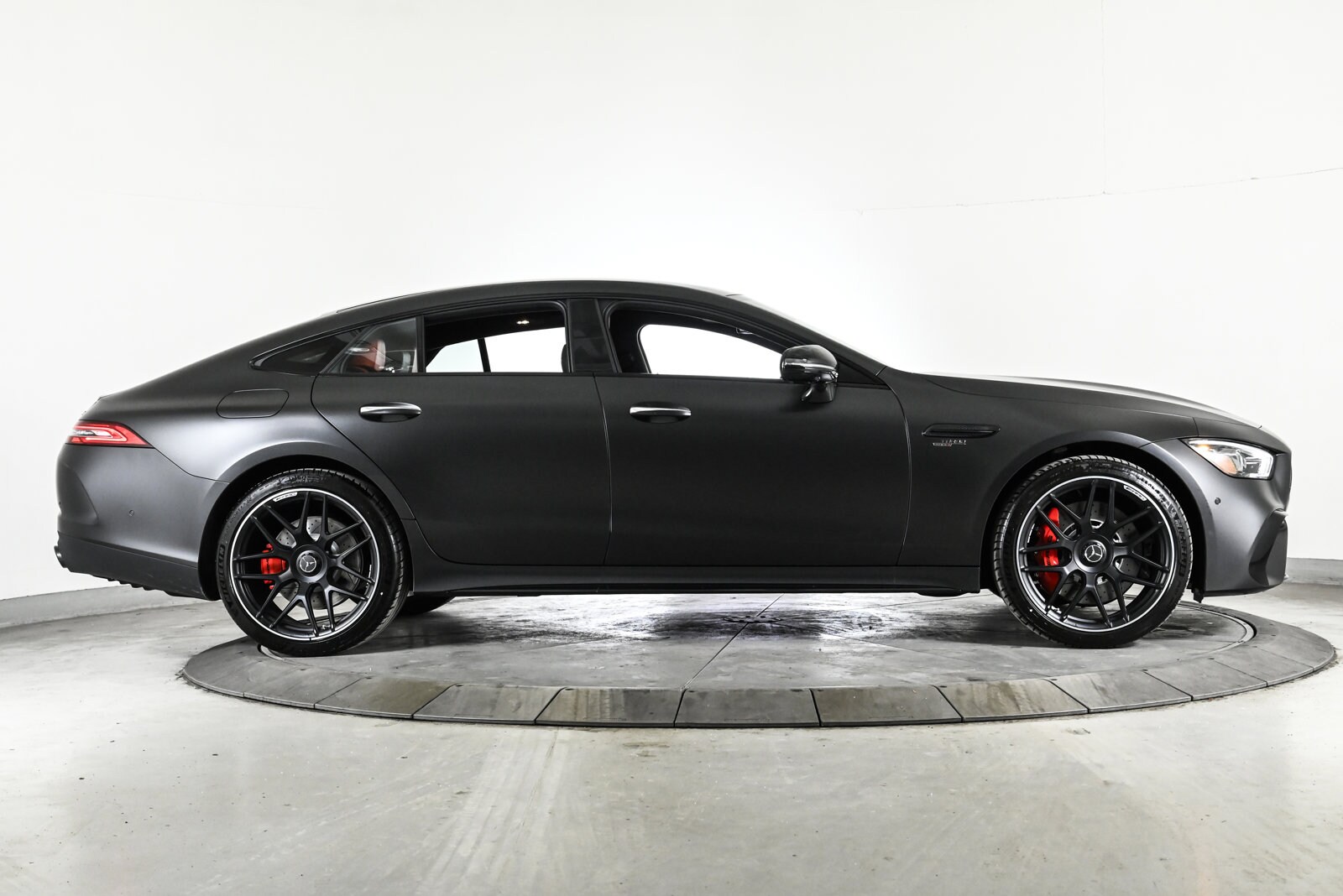 2026 MERCEDES BENZ AMG GT - Image 5