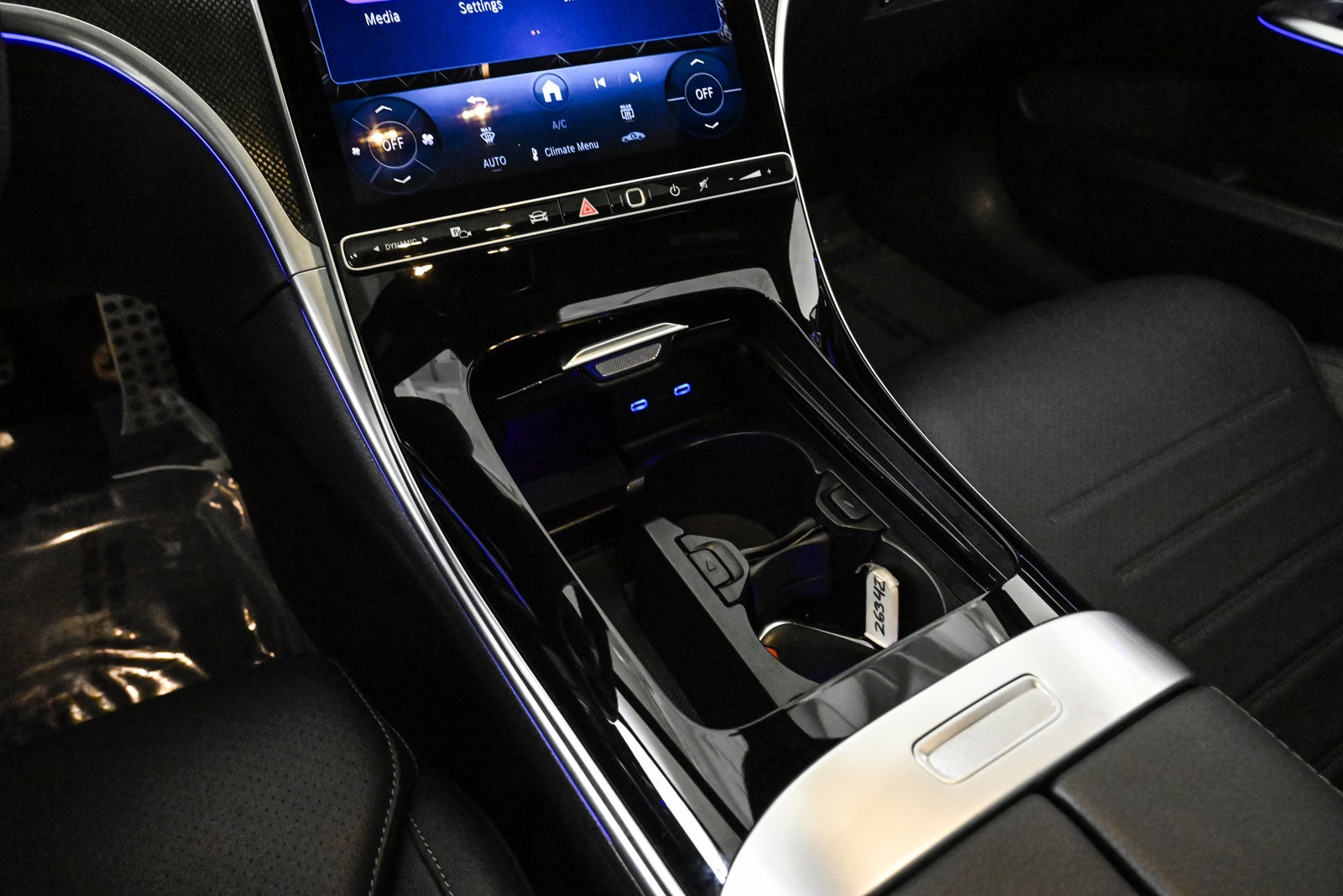 2025 MERCEDES-BENZ C-CLASS - Image 13