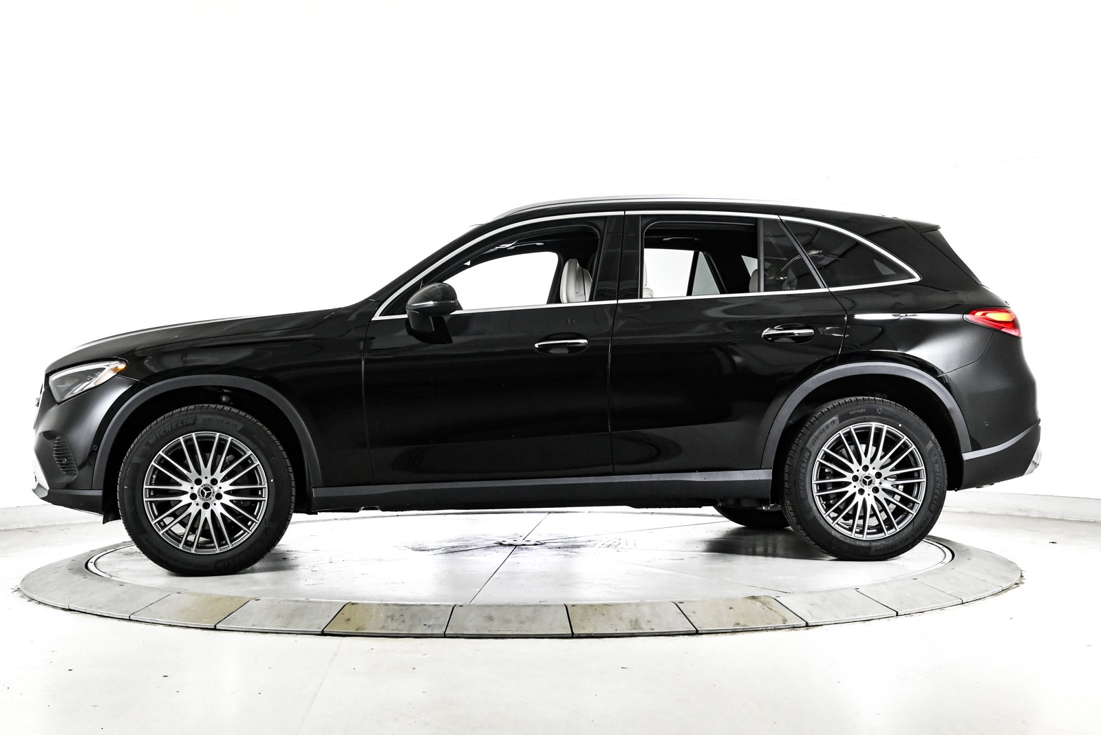 2026 MERCEDES-BENZ GLC-CLASS - Image 9