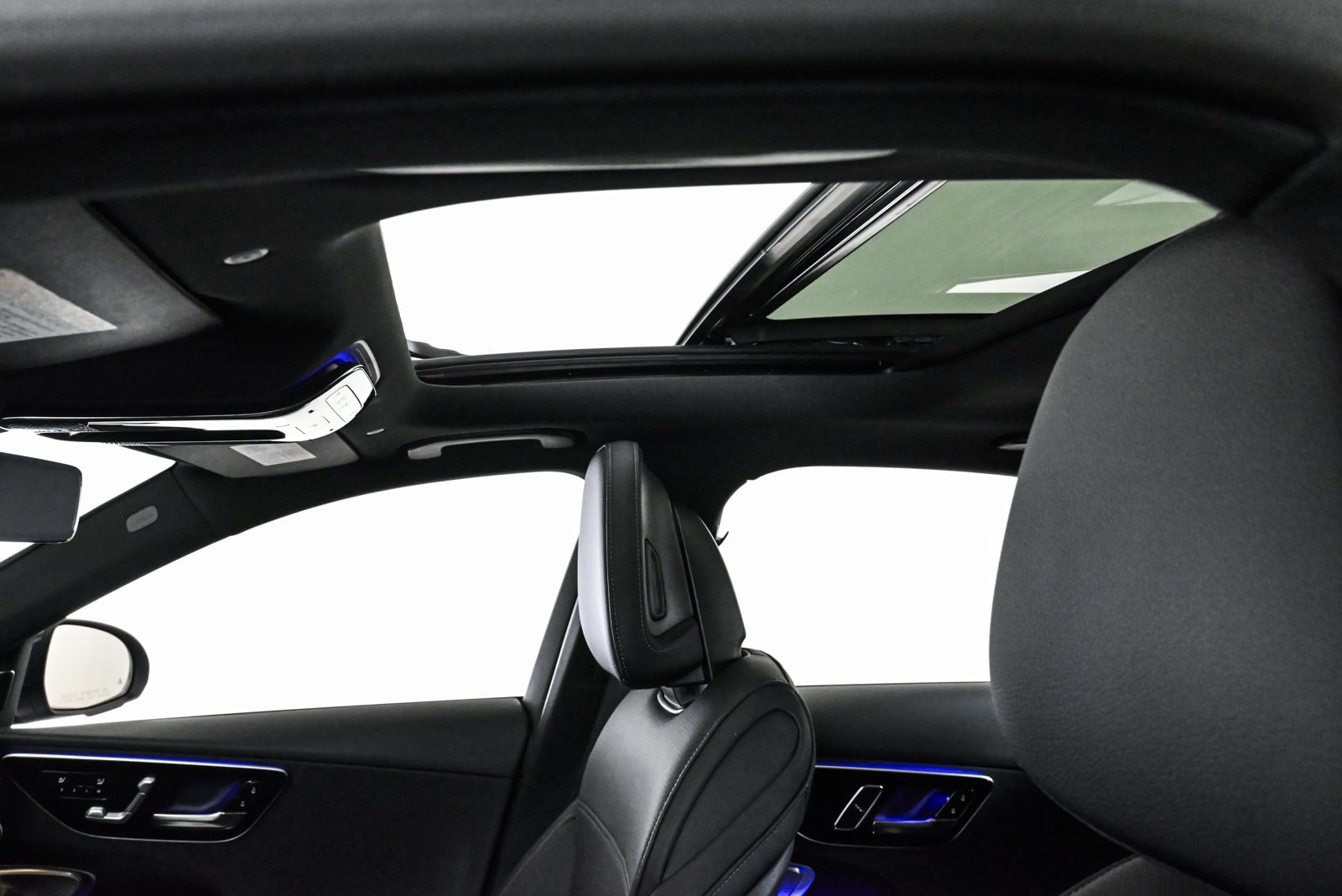 2025 MERCEDES-BENZ C-CLASS - Image 17